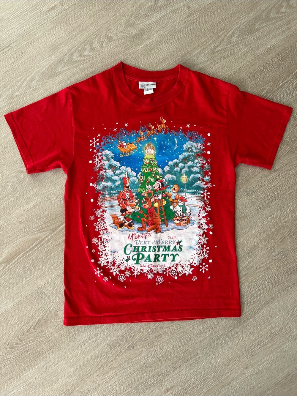 Disney Mickey’s Very Merry Christmas Party 2006 Graphic Tee Men’s Size Small